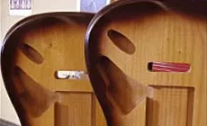 Deux corps de strate, ensoleillés avec des bombes de pulvérisation