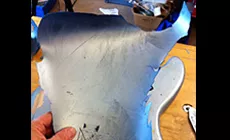 Le manteau métallique se décolle