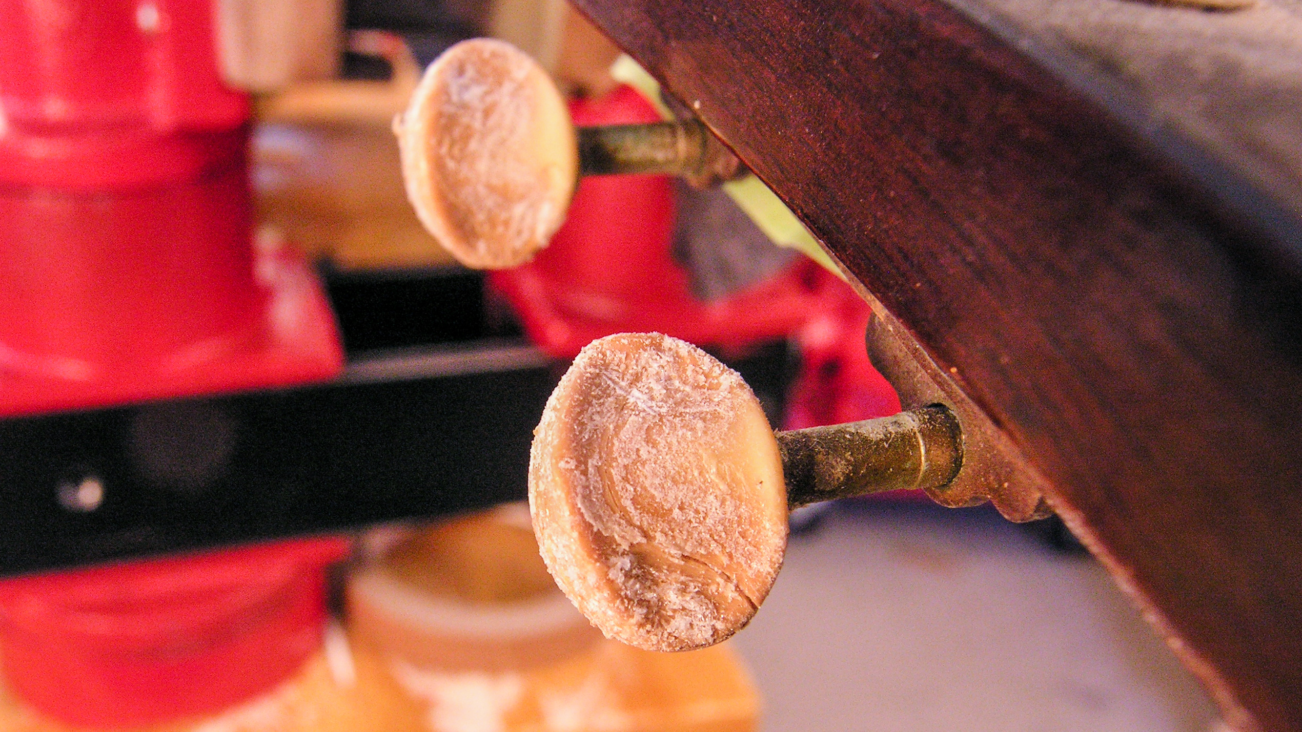 Remplacement des boutons du tuner endommagés