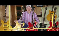 Leon Rhodes jouant à l’épiphone rouge