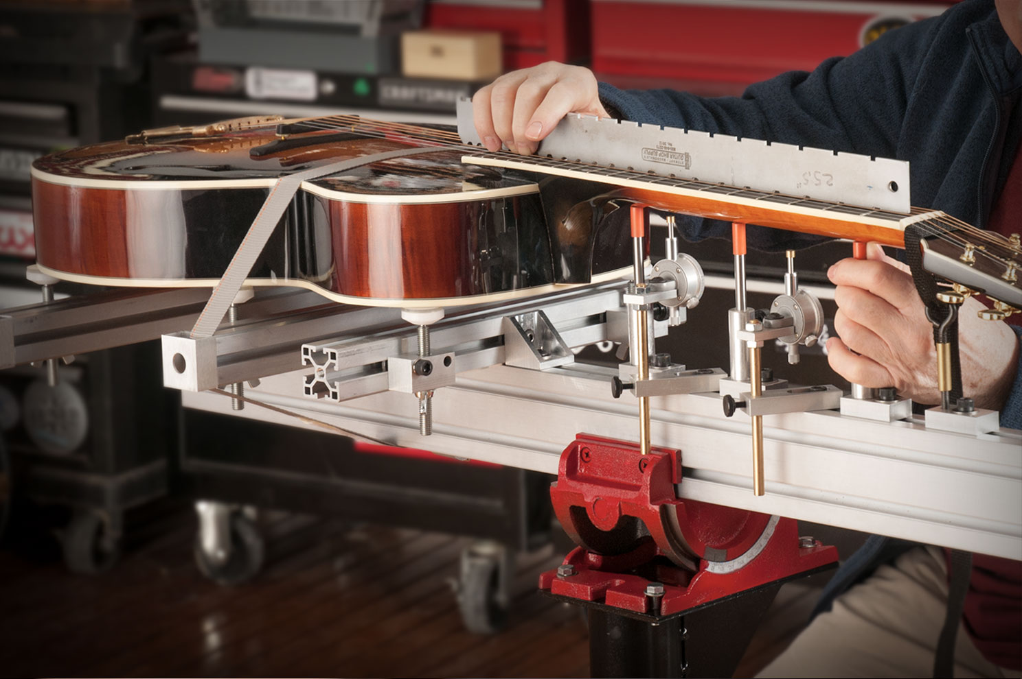 Guitare en station de travail Erlewine Neck Jig avec manche ajusté