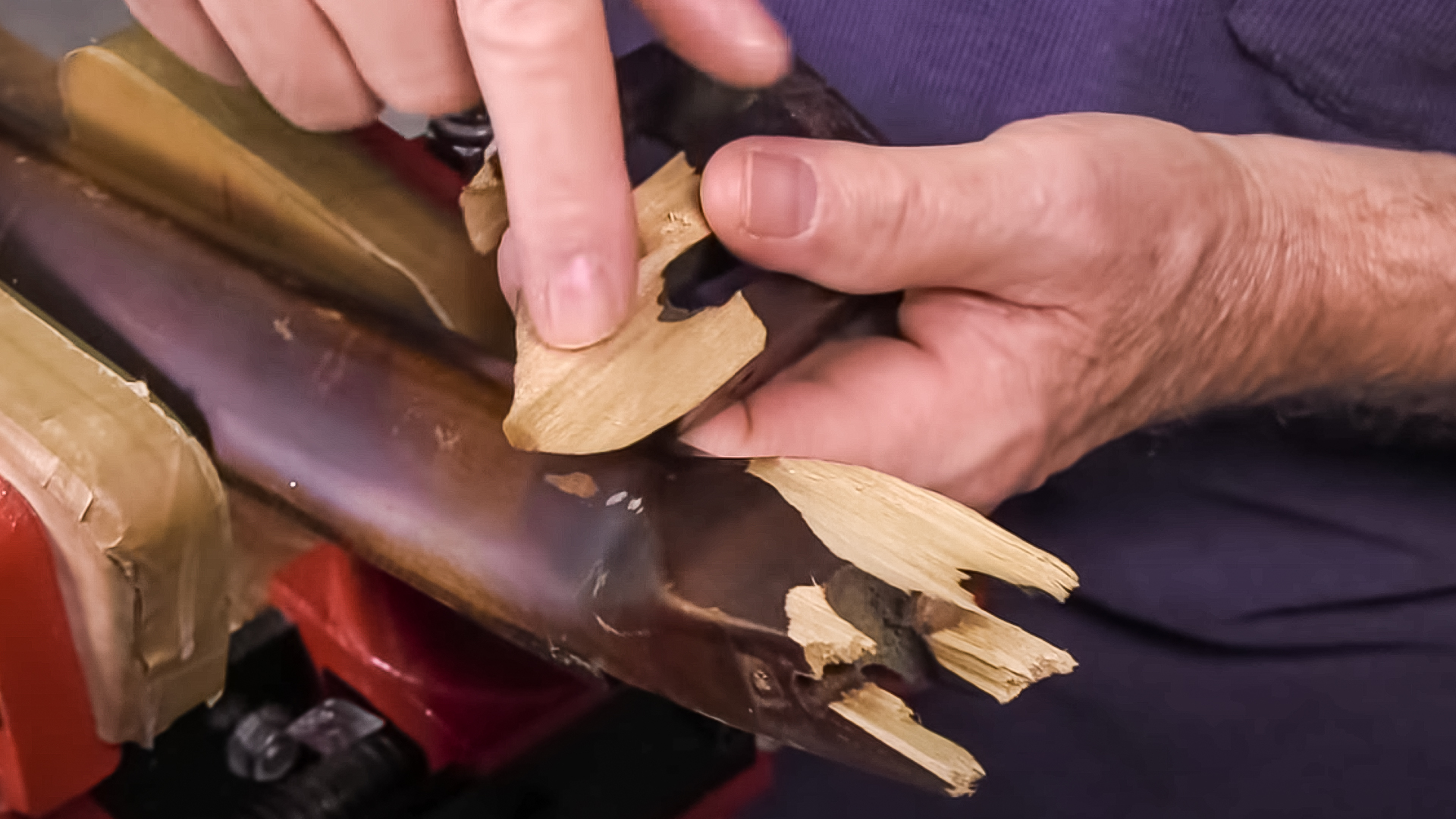 Collage d’une tête de manche cassée