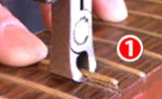 Première étape du retrait du cou