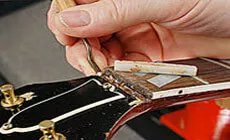 nettoyer la fente de l'écrou