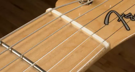 Détails d’une sillet de tête pour cordes