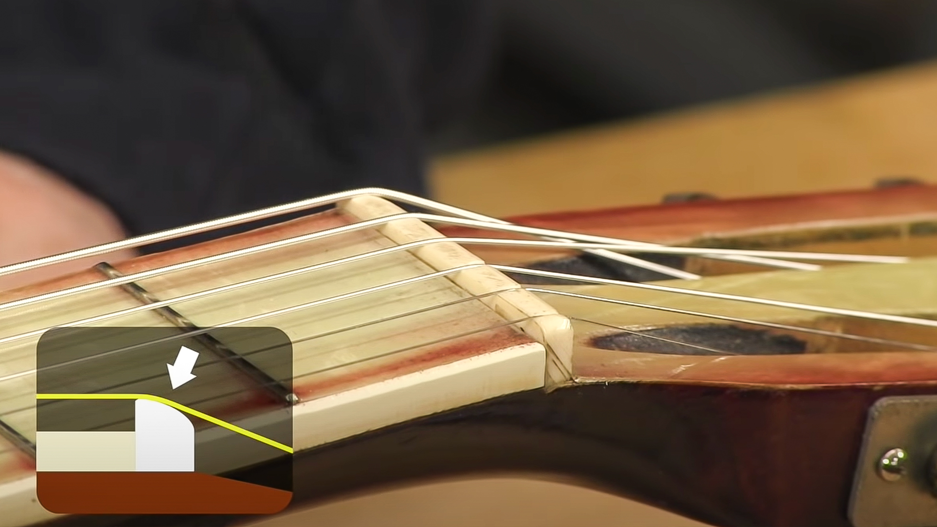 Deux embouts pour limer les fentes de chaîne au niveau de l’écrou