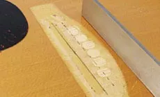 Photo : trous pour broches de pont plaqués