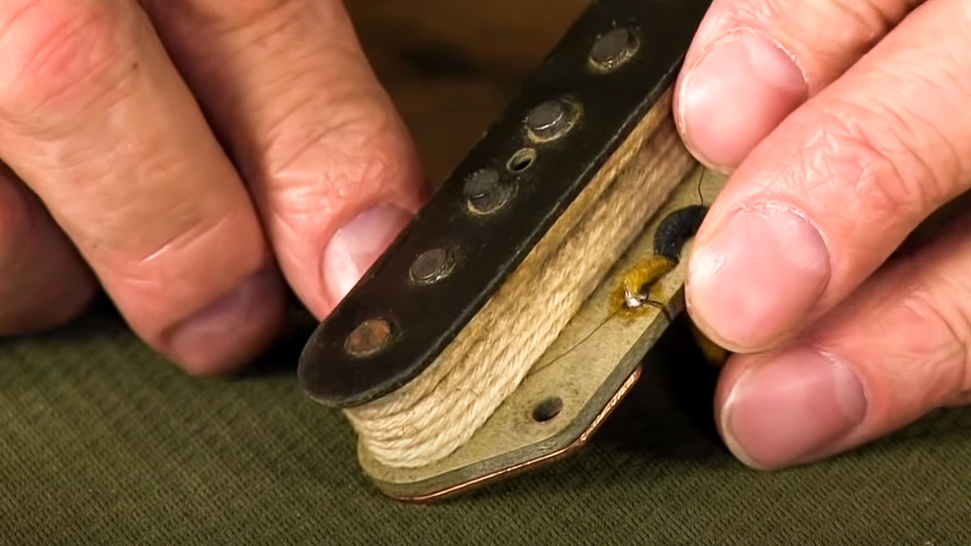 19,6 Le pickup Telecaster est déchiré et rebobiné