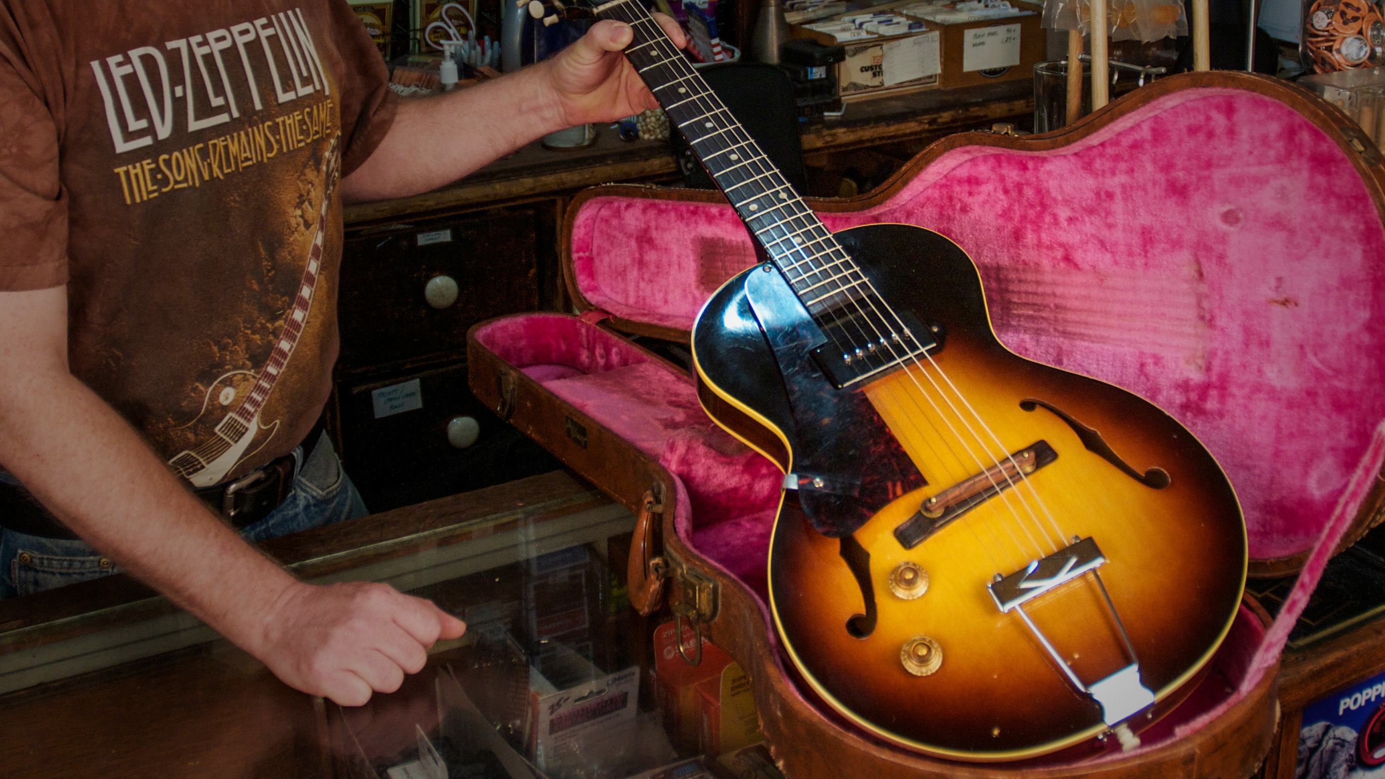 Electronics cleanup in a beautiful '58 Gibson: "Little Lefty"