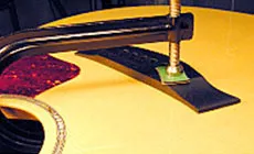 Pince pour trou de son