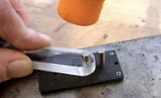 Installation des pièces polaires