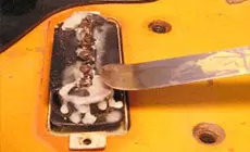 Répartir la cire sur pickup