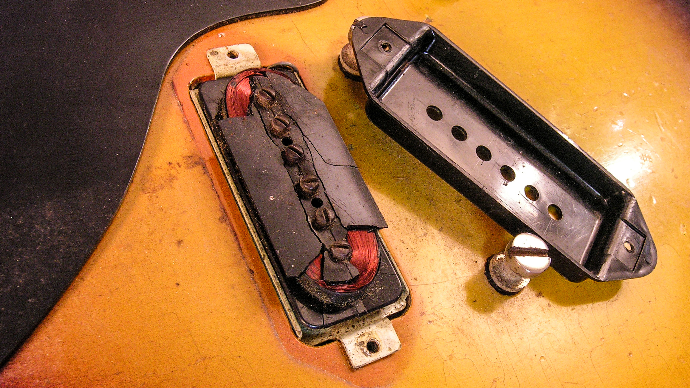 Utiliser de la cire pour bougies pour conserver un P-90 vintage