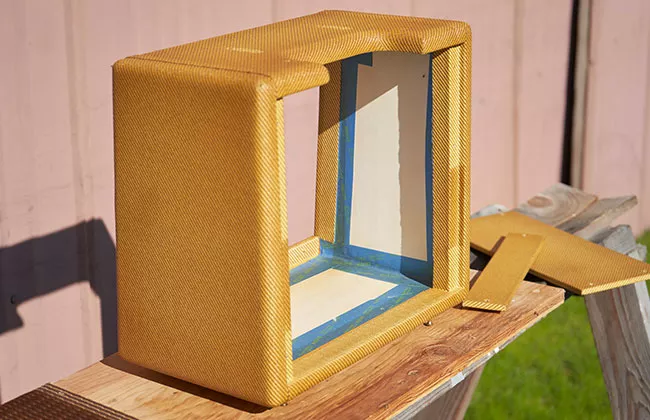  écran Amp avec laque appliquée