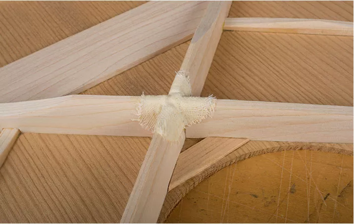 Capuchon en mousseline X-brace