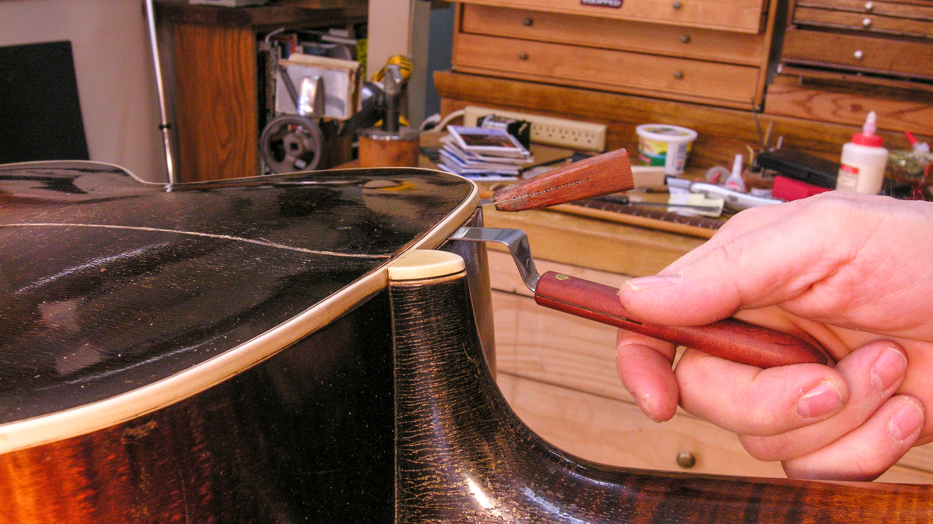 Un couteau à l’arrière ! Dégagement du 1,29 Gibson L-5.