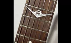 V8 incrustation personnalisée