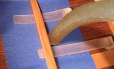 Nettoyage sous les orthèses avec un aspirateur