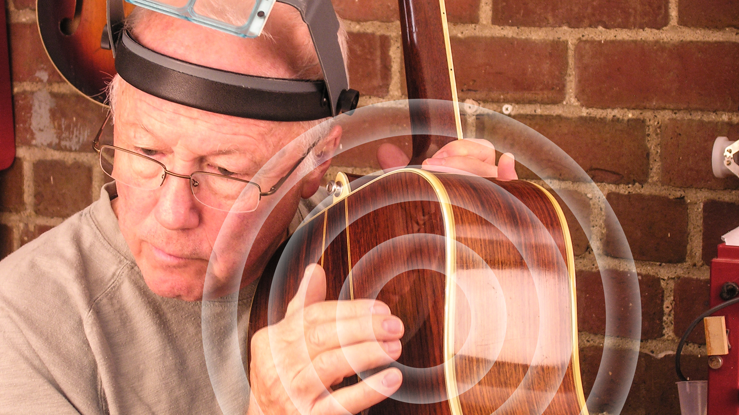 Renfort lâche dans un Martin D-35 : comment fixer le hochet