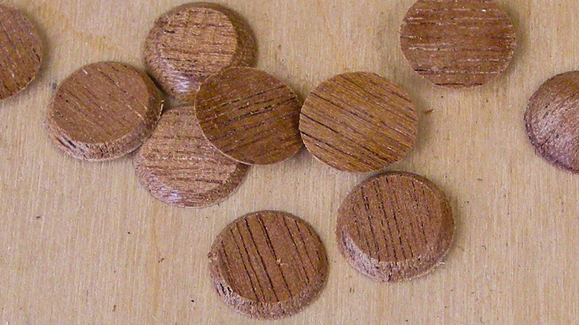 Piquez un trou dans une guitare : le BridgeSaver est également un HolePlugger