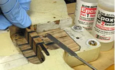 Abrasifs adhésifs en papier doré