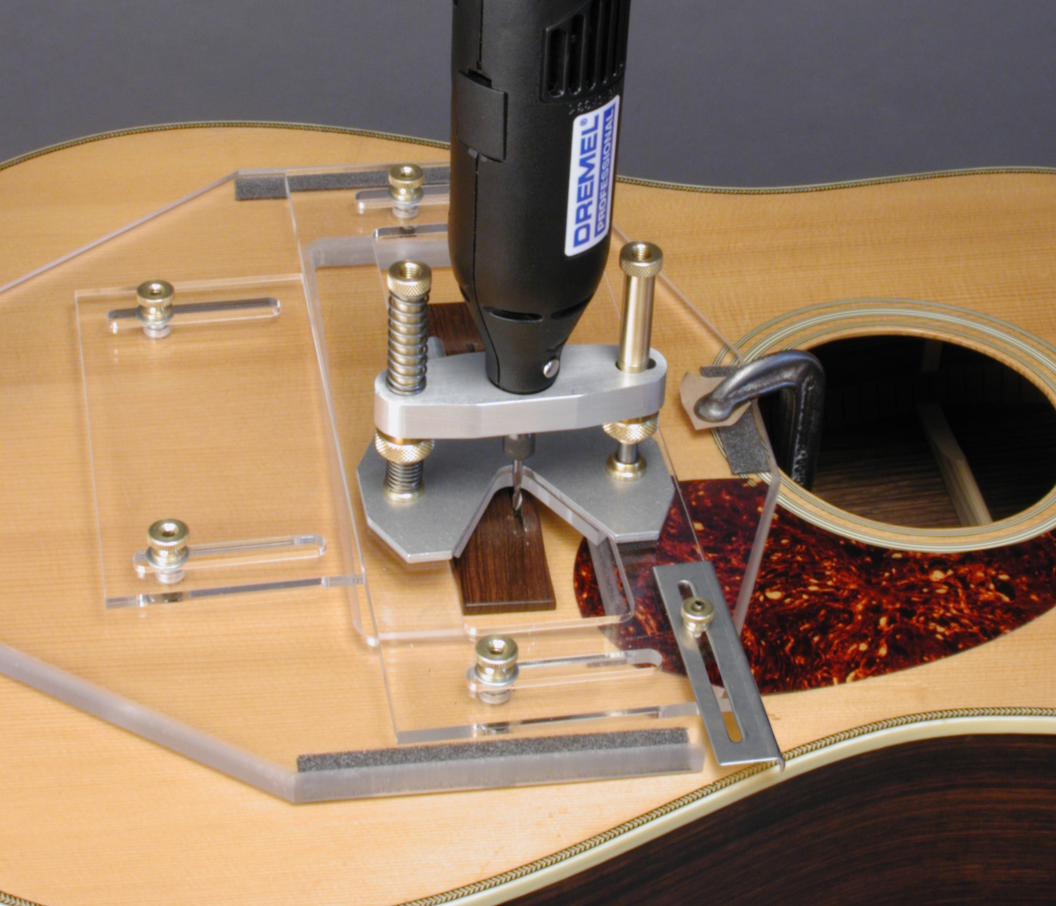 Instructions pour le gabarit de routage de selle