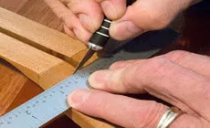 Noter chaque ligne avec un couteau à rasoir