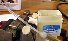 Pipeter comme pistolet graisseur