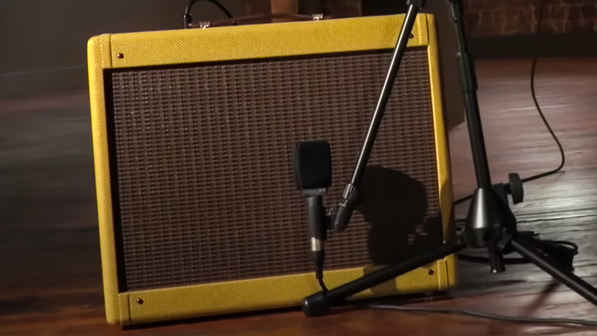 Écoutez le StewMac '59 Tweed 15 W  Kit de Amplificador