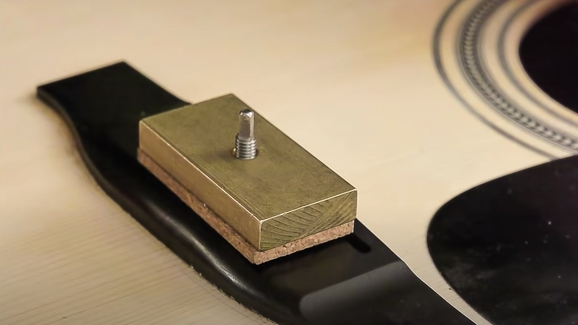 Outil de réparation de pont de guitare BridgeSaver