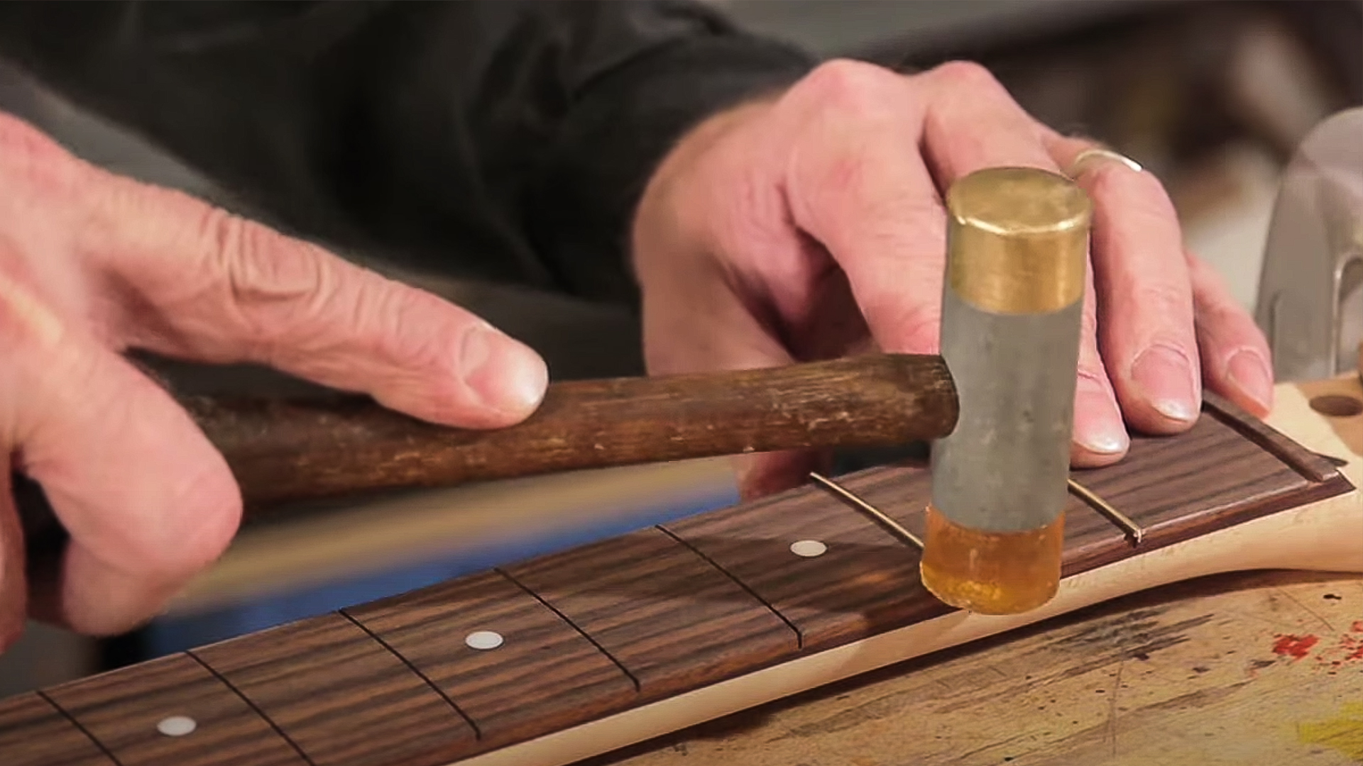 Marteau à égratignure double face