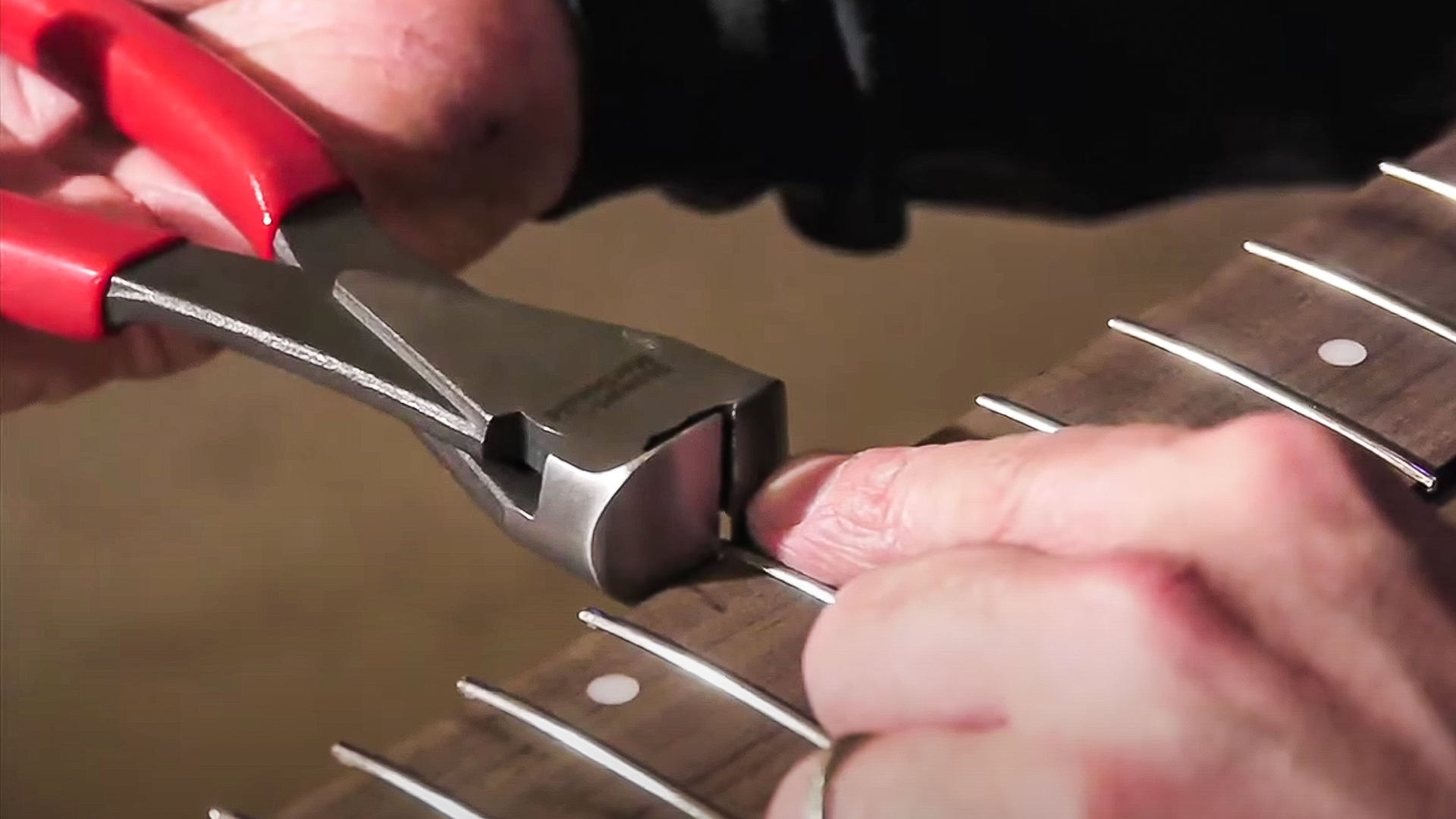 Coupe-flèche pour couper les extrémités de fret