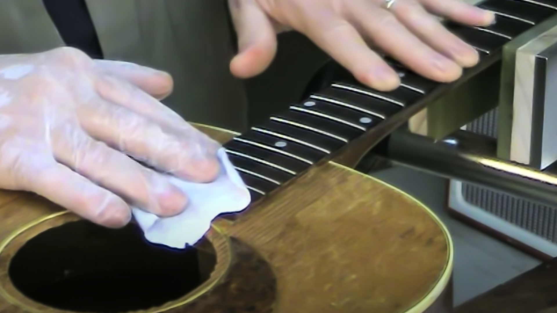 Huile de finition pour carton