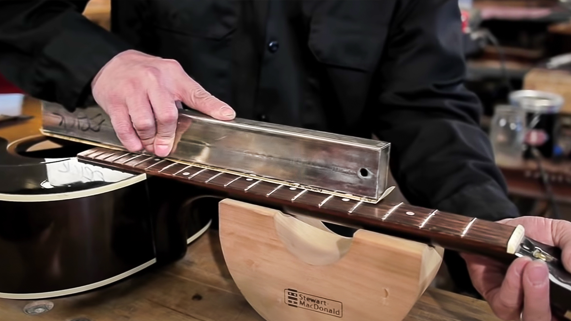 Barres de nivellement pour frettes/touche