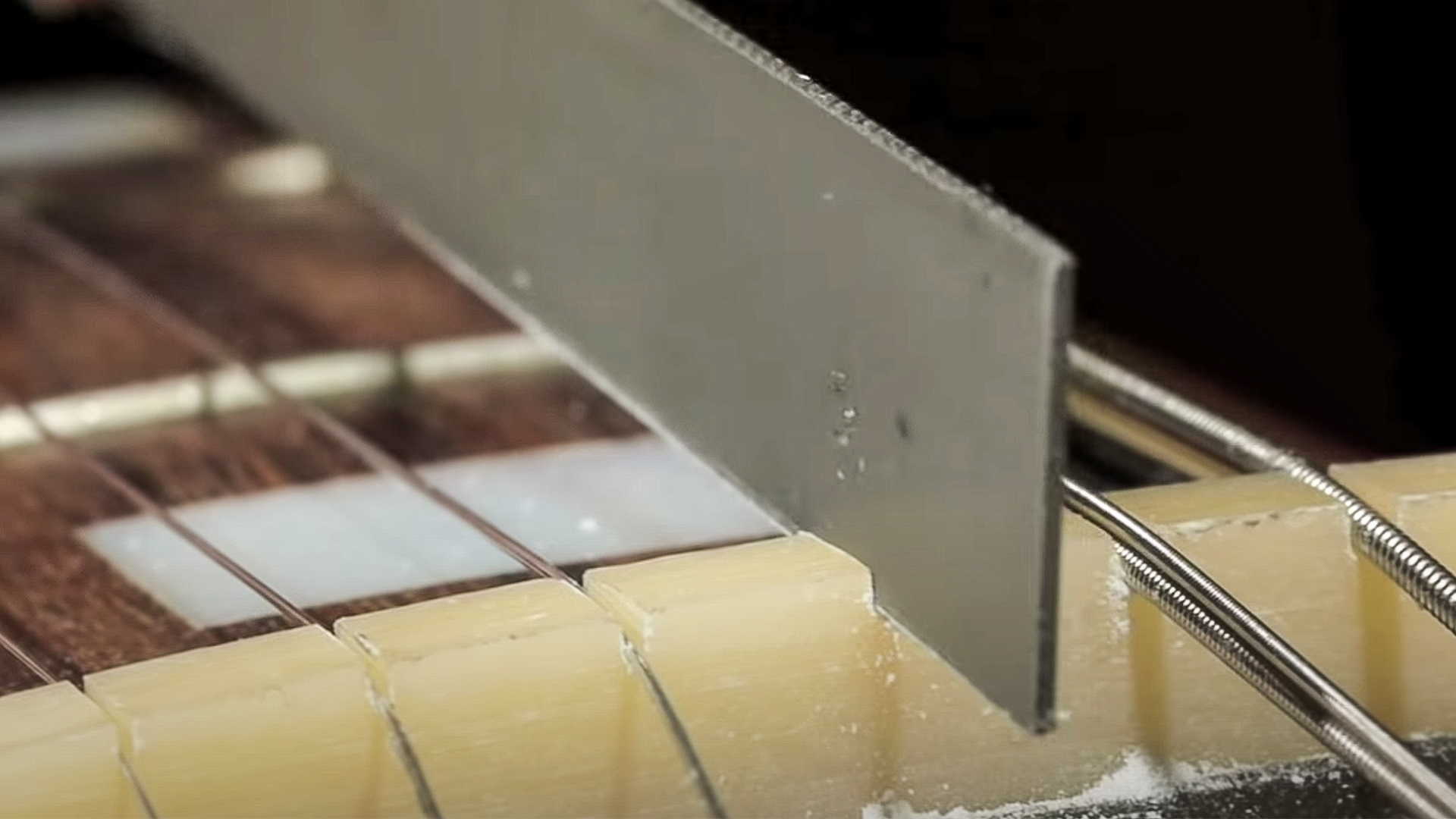 Limes de rainurage avec jauge