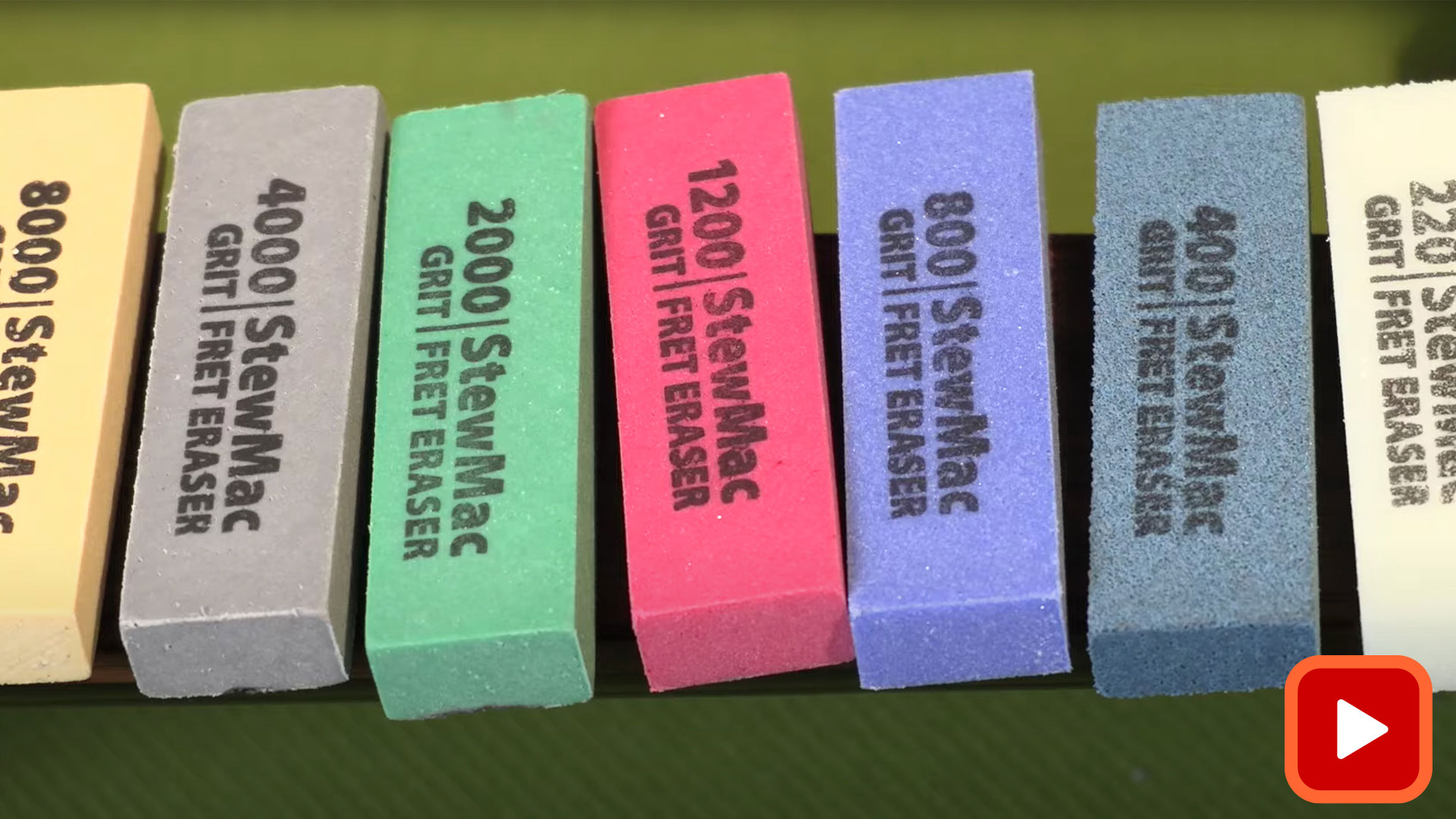 Fret Erasers alignés avec différents grains et couleurs