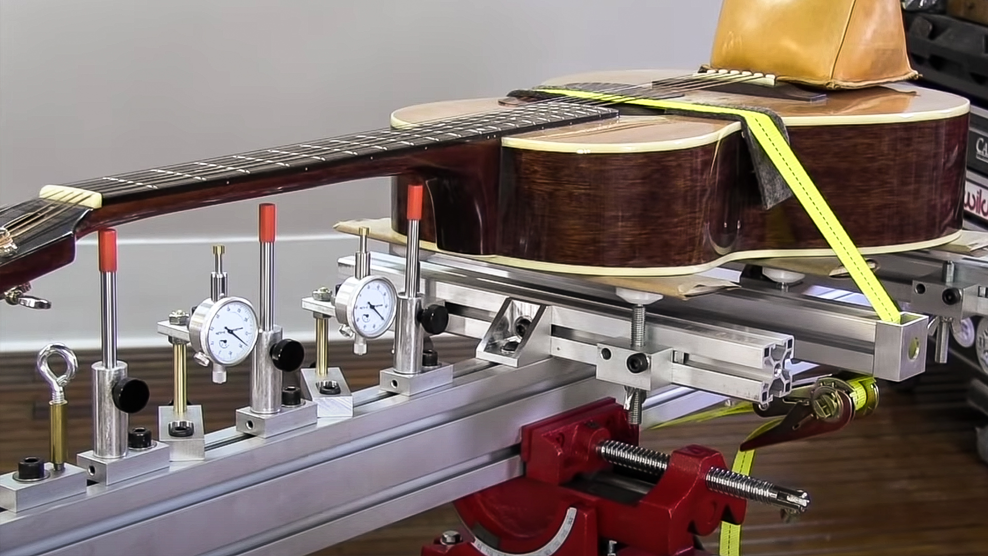 Comment utiliser le gabarit Erlewine Neck