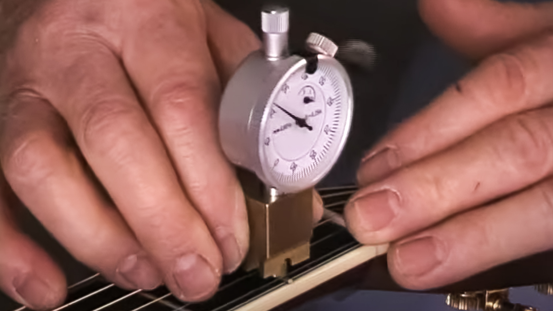 Jauge de rainurage d'écrou