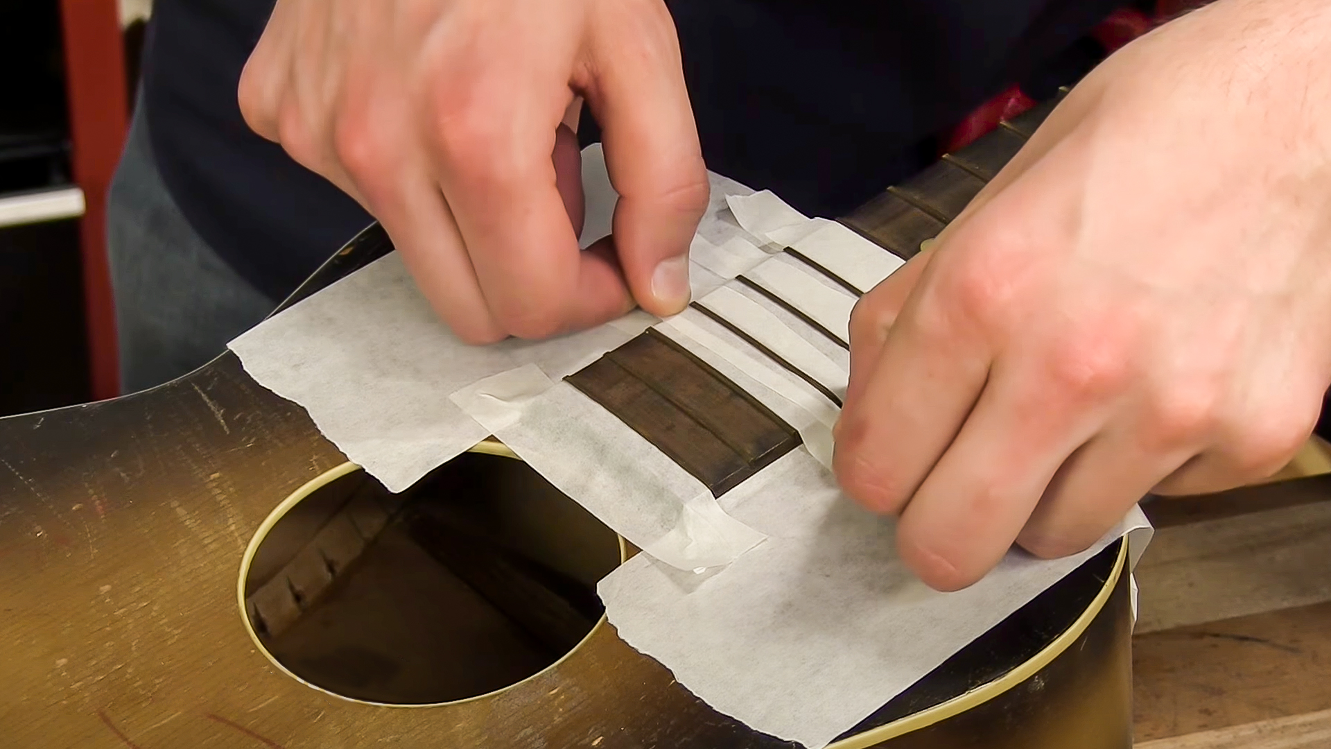 Protégez les finitions délicates avec un ruban de protection à faible adhérence