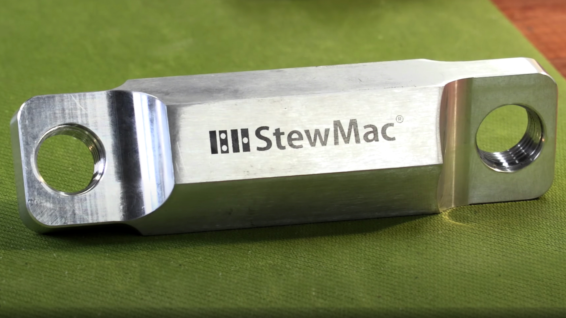 The Anchor for Dremel, comme avoir une troisième main dans la boutique !