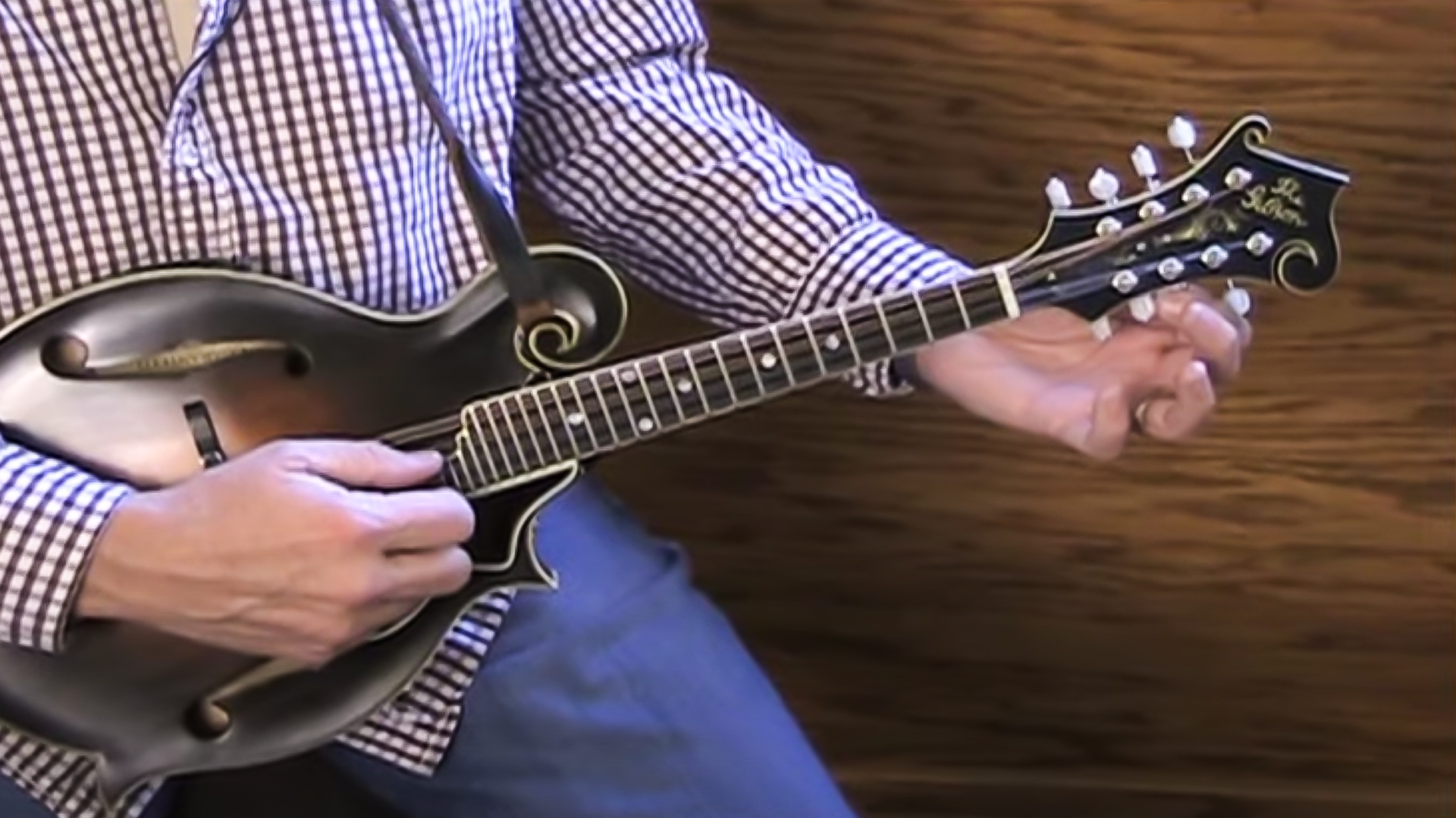 Danny Roberts (The Grascals) : Loar mandolin avec Waverly mécaniques