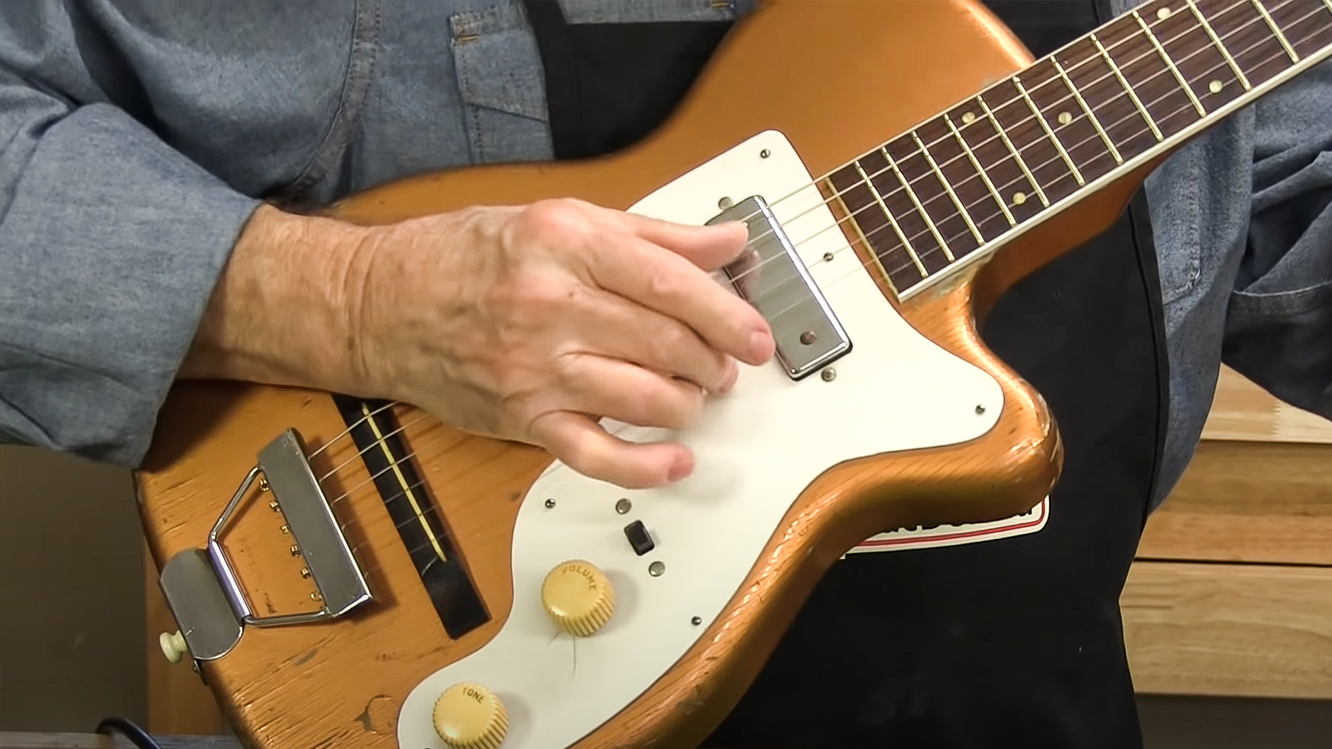 Fixation d’un manche déformé avec de la fibre de carbone