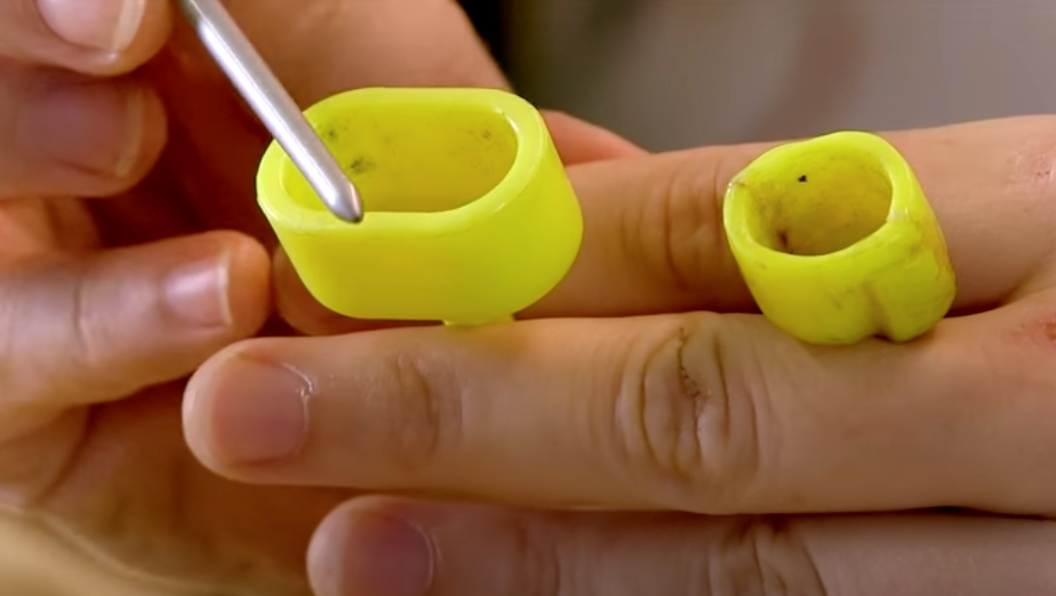 Comment fabriquer un enrouleur de cordes suffisamment petit pour la mandoline mécaniques