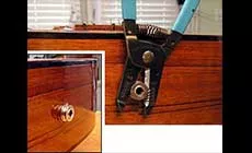 Vissage du bouton de la sangle