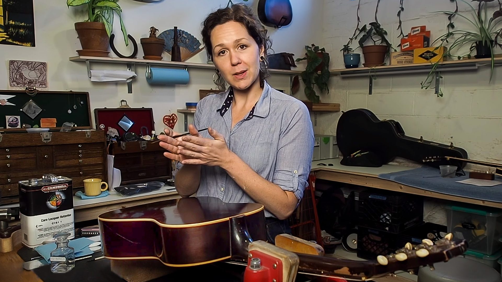 Mamie Minch : faire fondre les rayures sur une finition guitare vintage