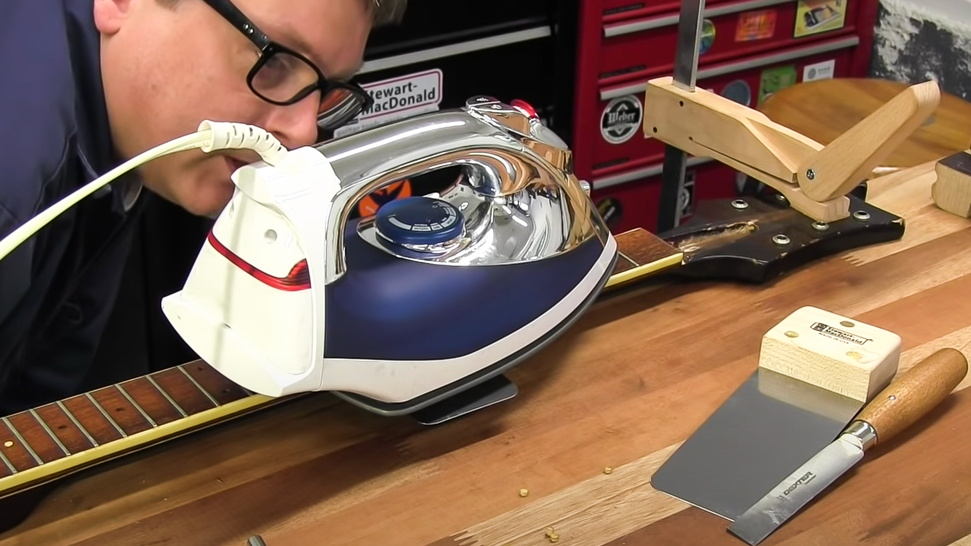 Recollage d’un carton Rickenbacker