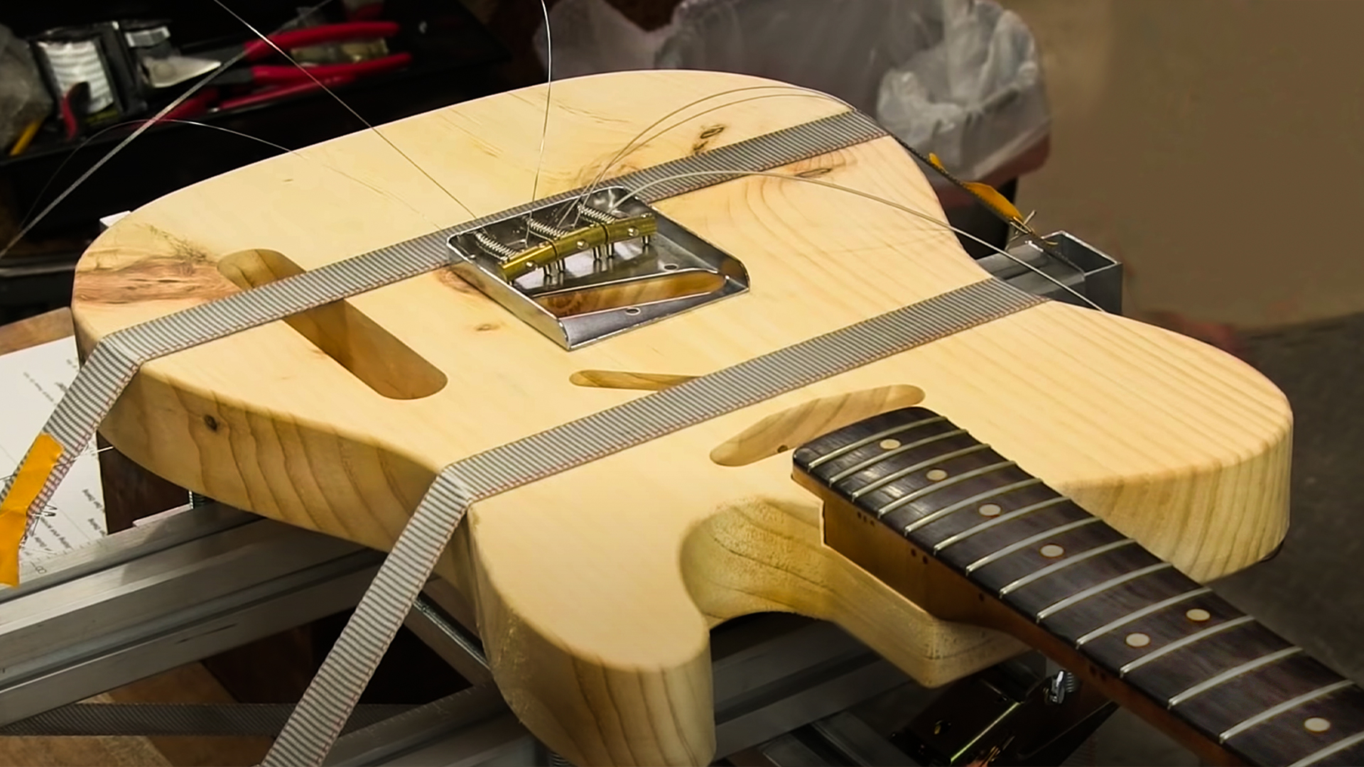 Retrait des frettes sur le téléviseur Mike Bloomfield