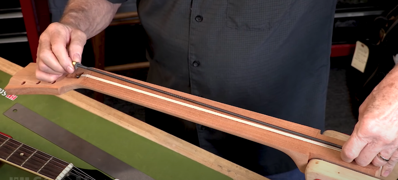 Tige à action unique