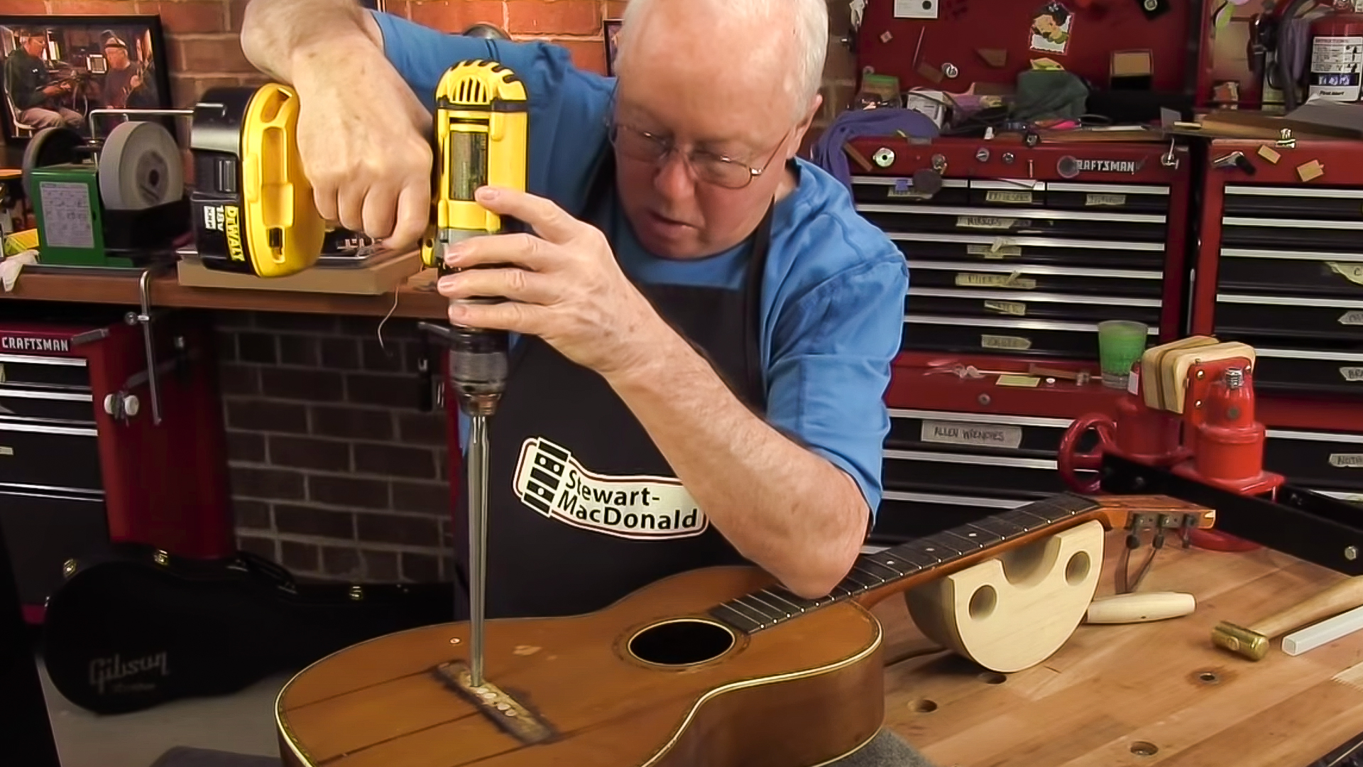 YIKES ! Utilisation d’un alésoir dans un foret électrique